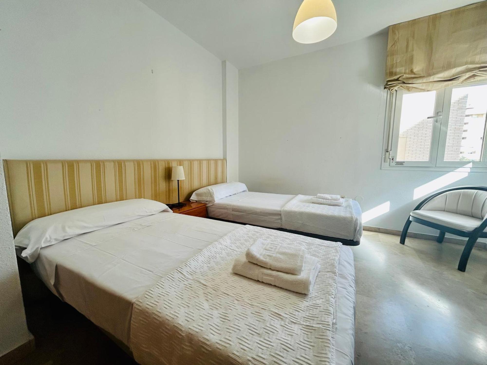 Guest House Teatinos Málaga Dış mekan fotoğraf